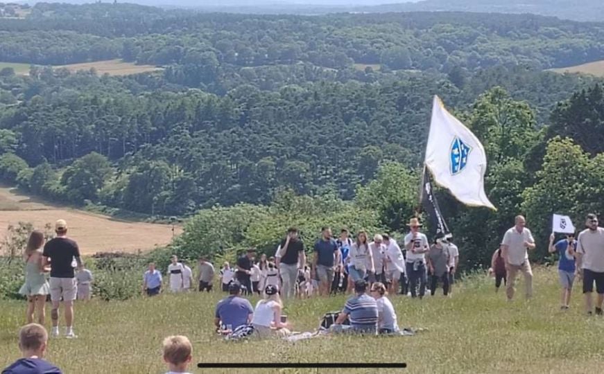 U Velikoj Britaniji ‘Maršom mira’ počelo obilježavanje 29. godišnjice sjećanja na Srebrenicu