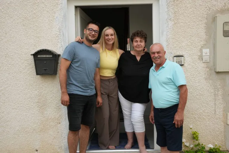Porodična idila Šejle Zonić u Sanskom Mostu: Njena majka nije krila suze 