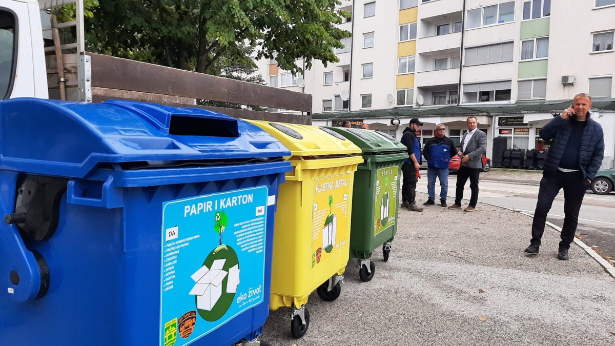 Postavljeni kontejneri, odlažite smeće na propisan način