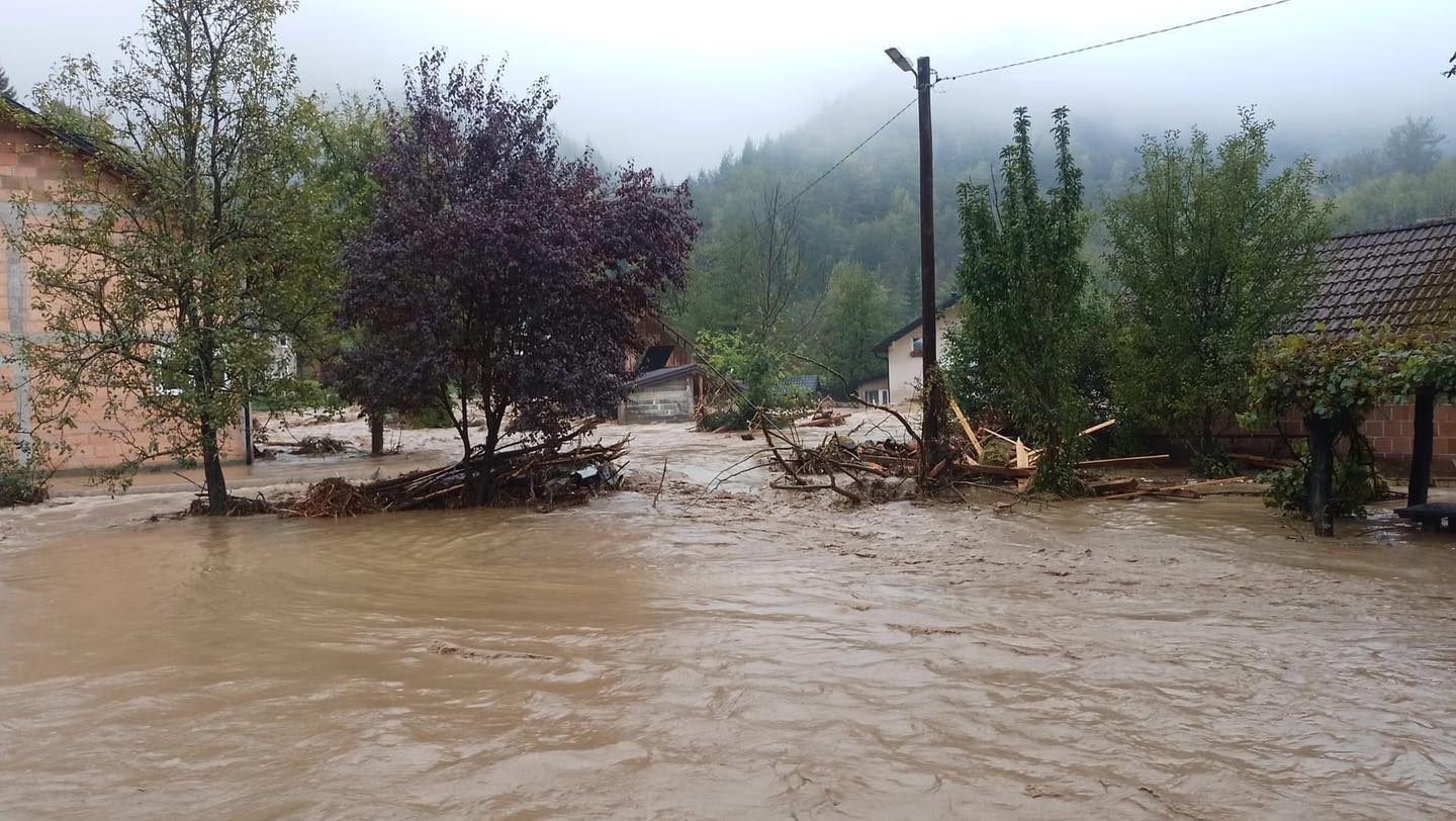 U akciji Pomozi.ba za pomoć poplavljenim područjima za nekoliko sati prikupljeno više od 170.000 KM